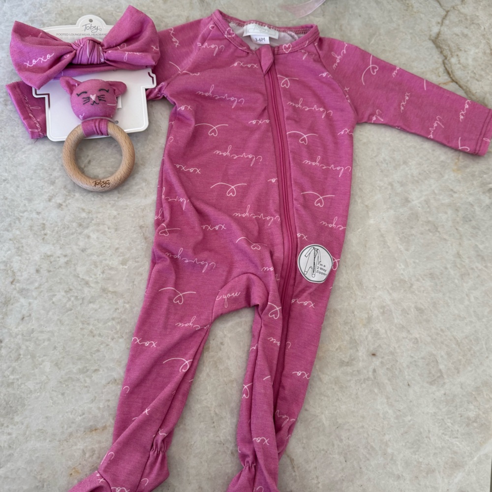 Baby girl Love set in purple/pink size 3-6months